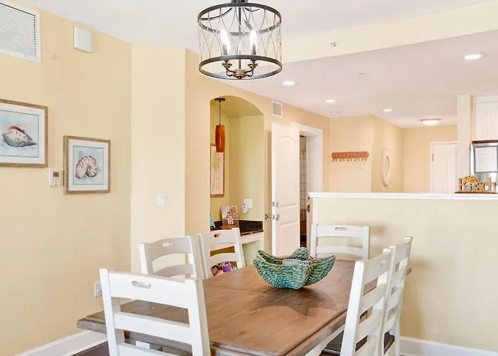 Splash Harbour, Harbourside Waterfront Apartment