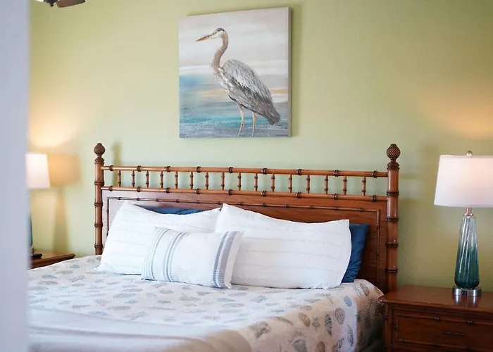 Splash Harbour, Harbourside Waterfront Apartment
