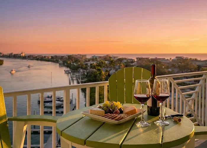Splash Harbour, Harbourside Waterfront Apartment