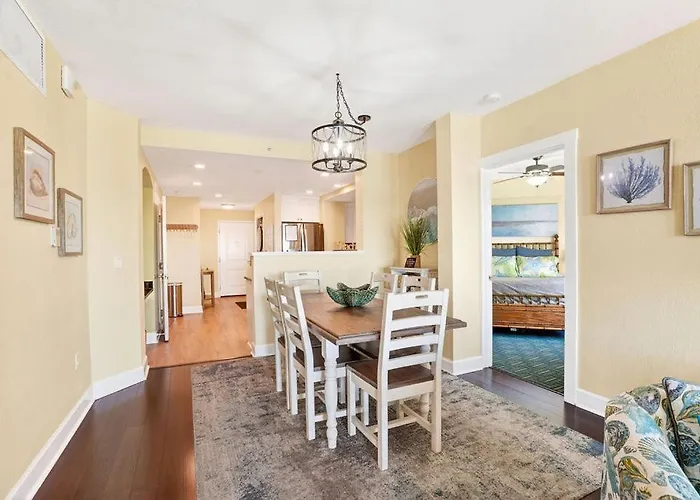 Splash Harbour, Harbourside Waterfront Apartment