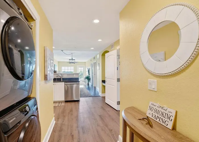 Splash Harbour, Harbourside Waterfront Apartment Clearwater Beach
