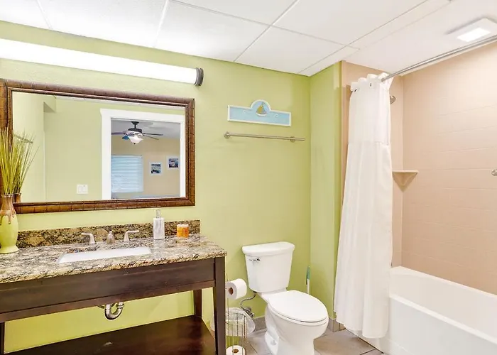 Splash Harbour, Harbourside Waterfront Apartment