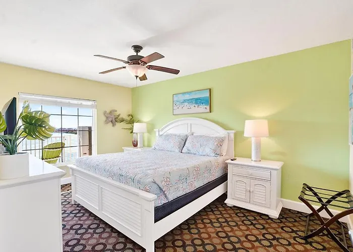 Splash Harbour, Harbourside Waterfront Apartment