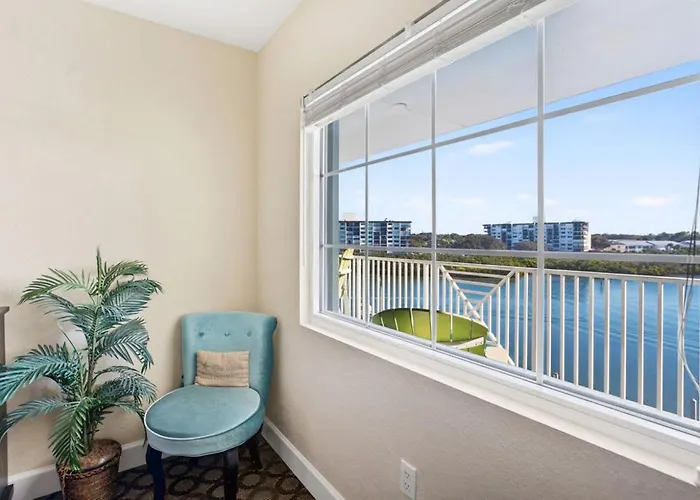 Splash Harbour, Harbourside Waterfront Apartment