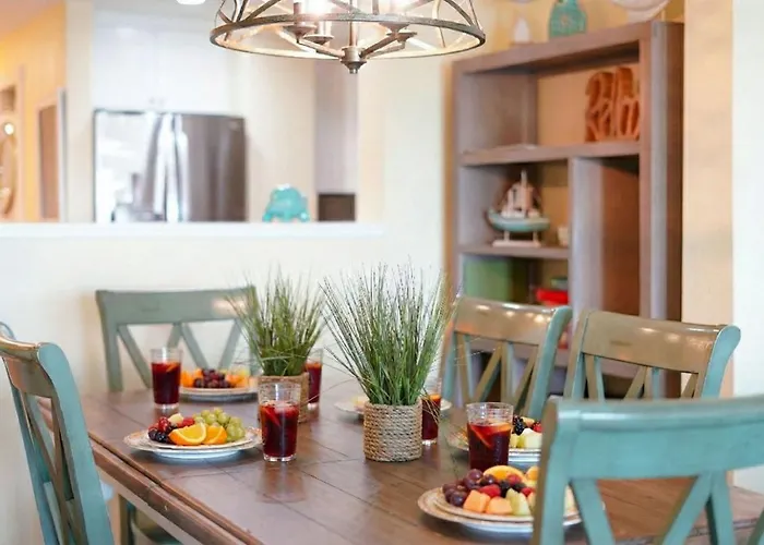 Splash Harbour, Harbourside Waterfront Apartment *