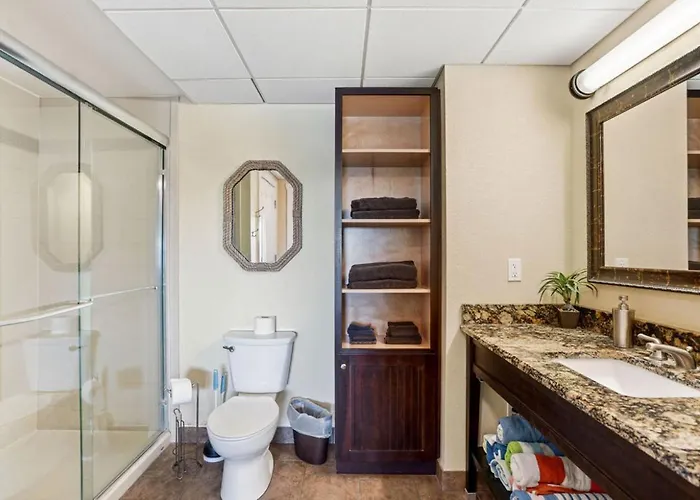 Splash Harbour, Harbourside Waterfront Apartment