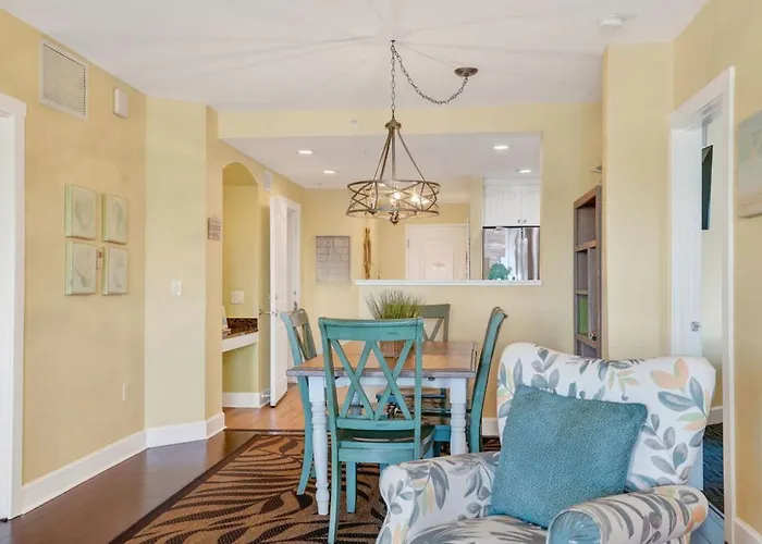 Splash Harbour, Harbourside Waterfront Apartment