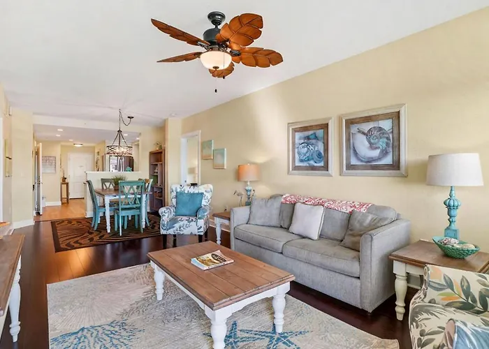 Splash Harbour, Harbourside Waterfront Apartment *